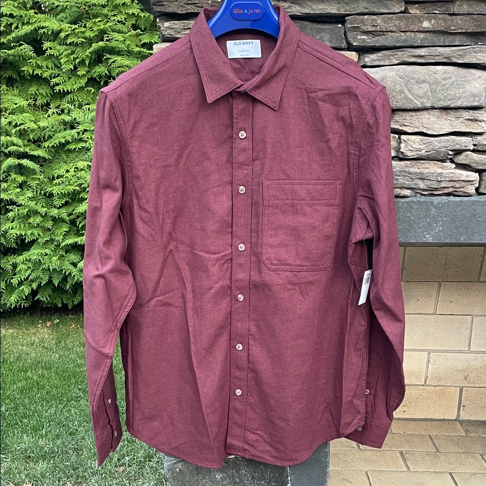Old Navy Men's Burgundy Button-Down Shirt